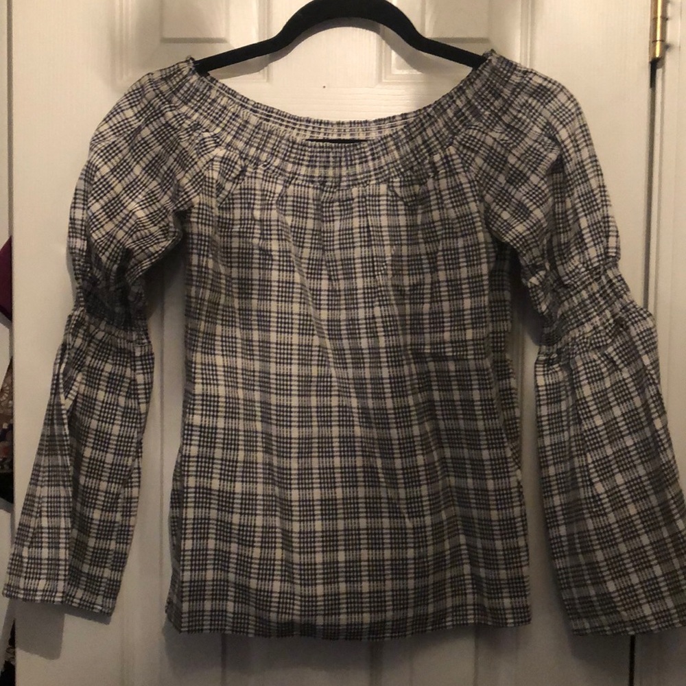 Bell bottom sleeves, never worn
